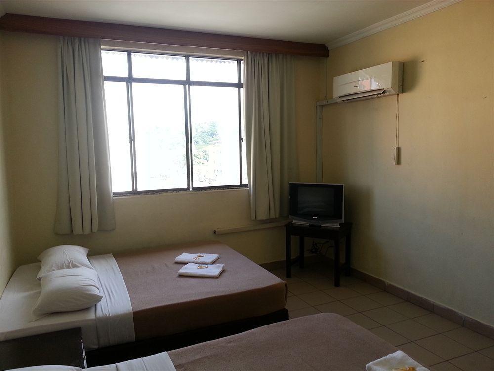 Hotel Iskandar Kota Kinabalu Buitenkant foto