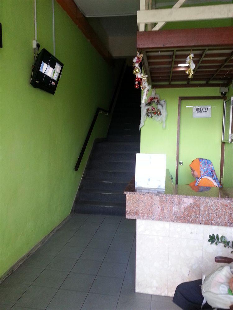 Hotel Iskandar Kota Kinabalu Buitenkant foto