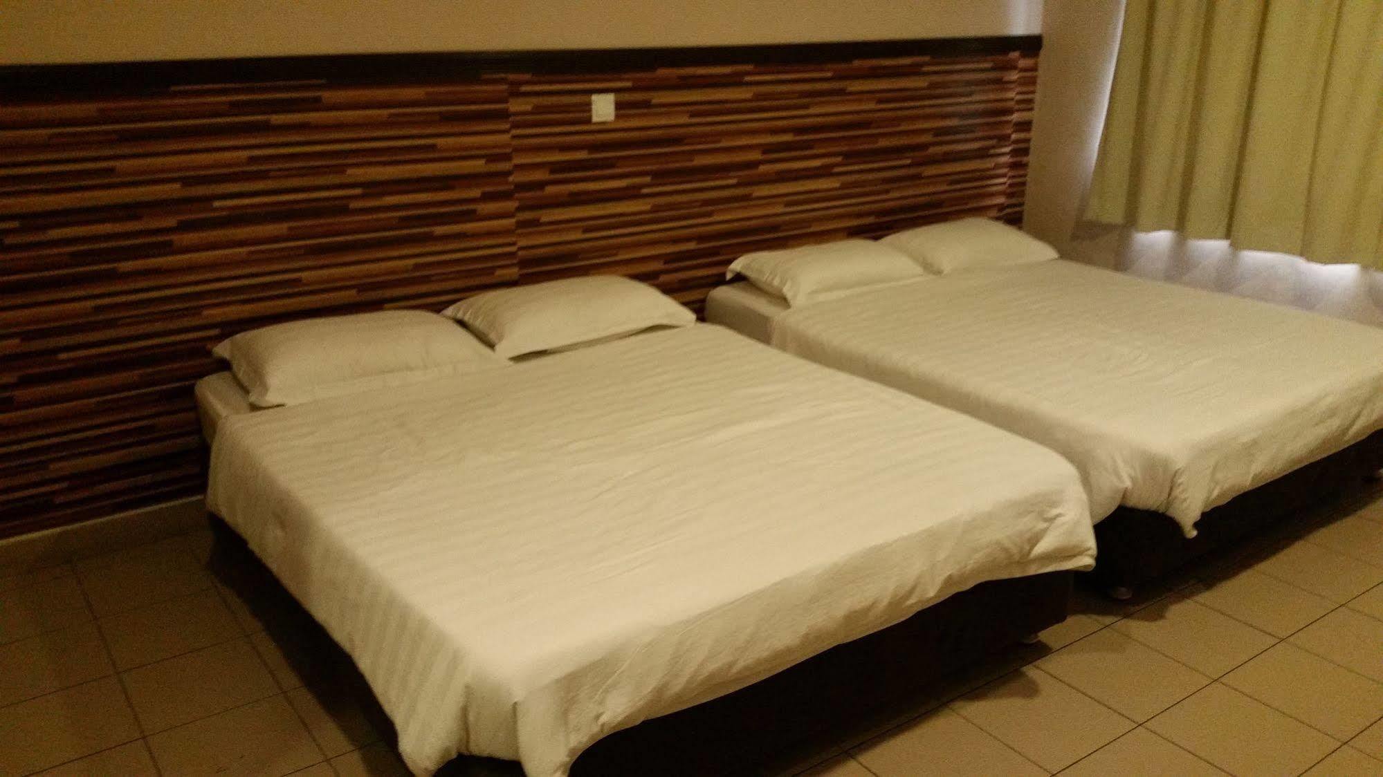 Hotel Iskandar Kota Kinabalu Buitenkant foto